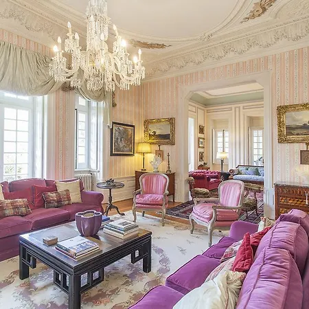 ゲストハウス The Romantic Suites & Garden (adults Only) 3*
