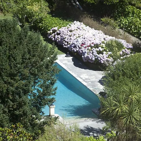 The Romantic Suites & Garden (adults Only)