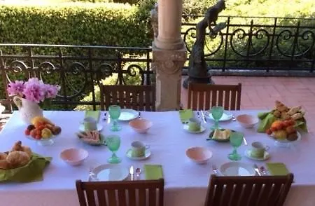 Guest house The Romantic Suites & Garden (adults Only) 3*
