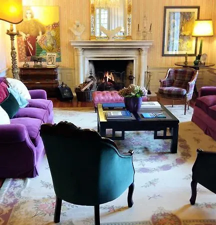 The Romantic Suites & Garden (adults Only)
