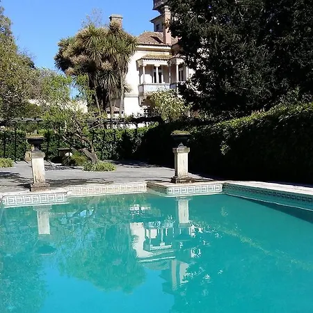 The Romantic Suites & Garden (adults Only) Guest house